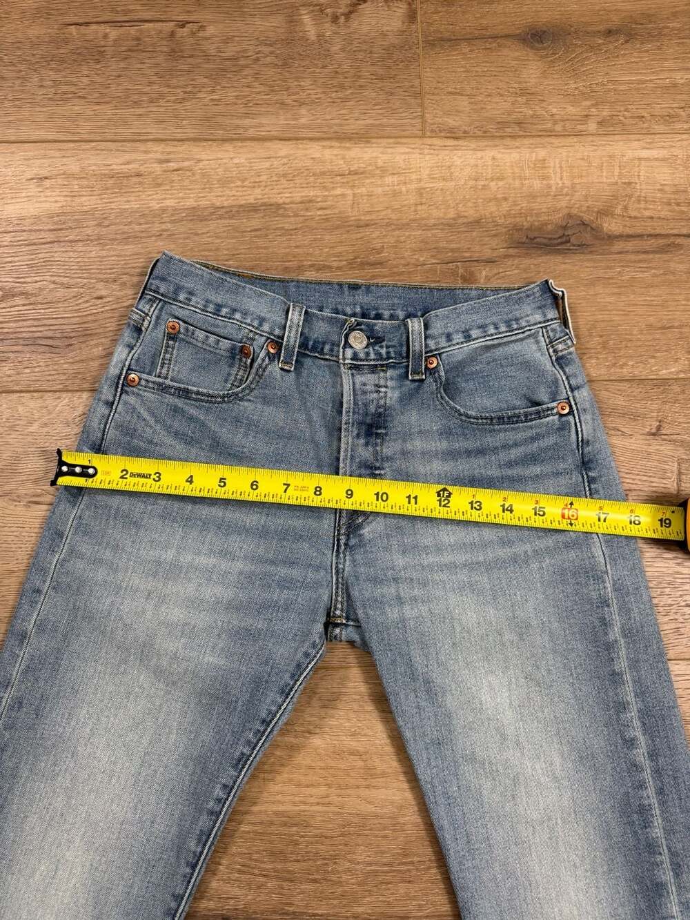 Levi’s 501 Original Fit Jeans Light Wash Straight Leg Women’s 27x30 - Picture 6 of 12